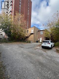 Building Photo - 692 Northcliffe Blvd