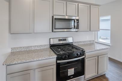 Building Photo - 297 Sandringham Loop