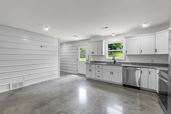 Building Photo - Custom High Effiency Modern Metal Home In Cape