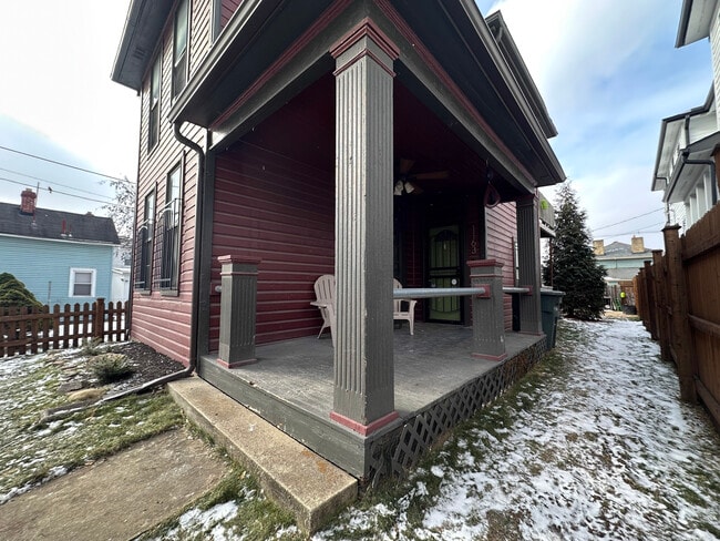 Building Photo - 1163 Say Ave