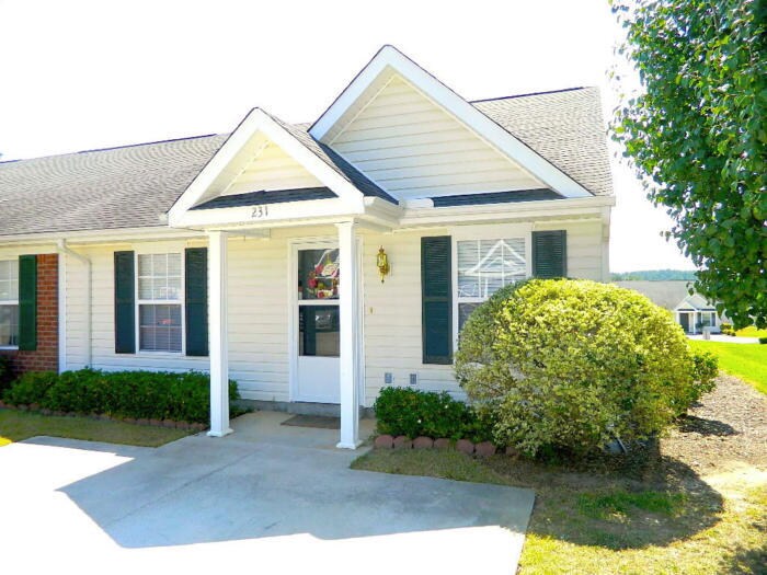 Primary Photo - 231 High Point Way
