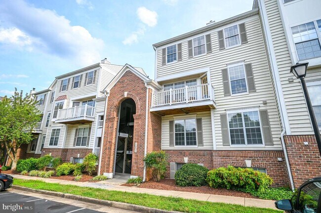 Foto del edificio - 46893 Eaton Terrace