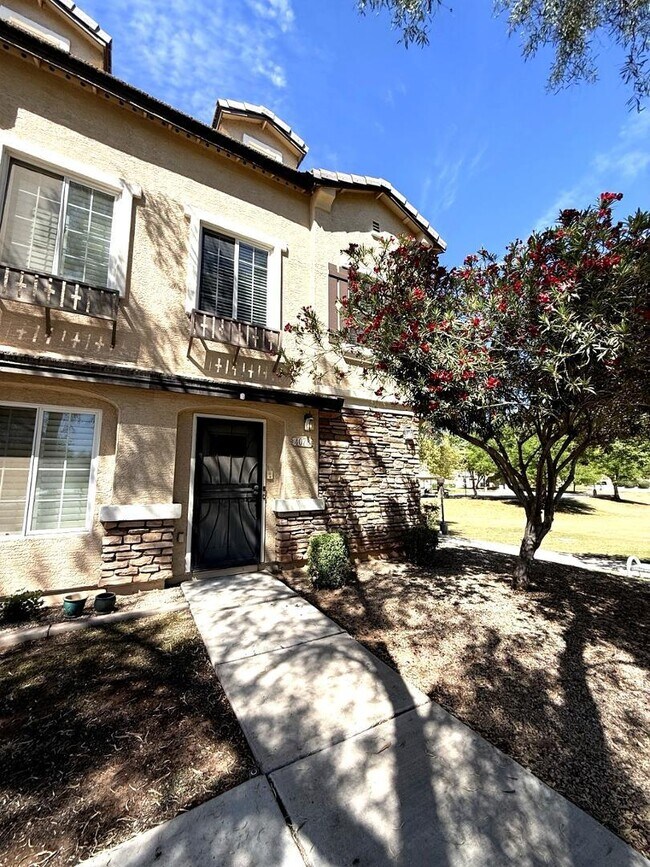 Foto del edificio - 4078 E Windsor Dr