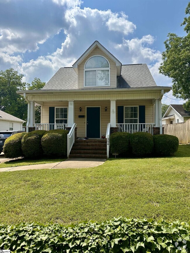 Building Photo - 304 Green Ave