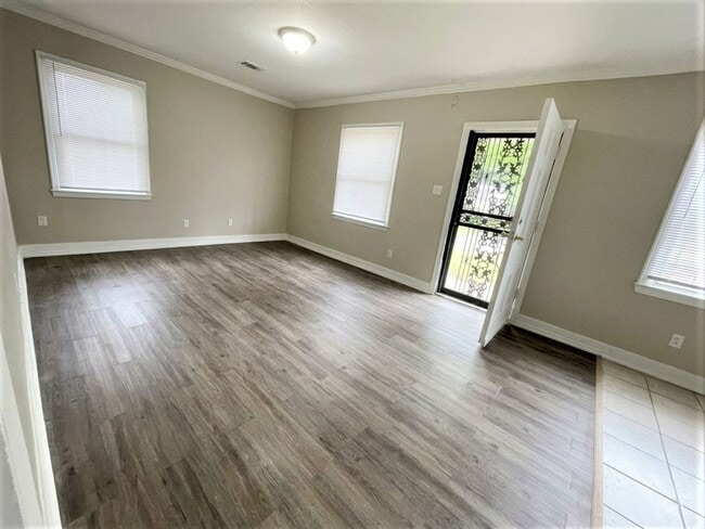 Photo - Charming & Fully Refreshed 2BR/1BA Near the University District – Move-In Ready! House