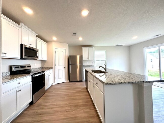 Foto del edificio - Beautiful 4BR/2.5BA Home in Charlotte!