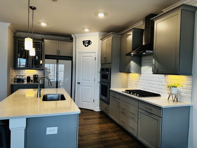 Foto del edificio - 4667 Thatcher Woods Dr