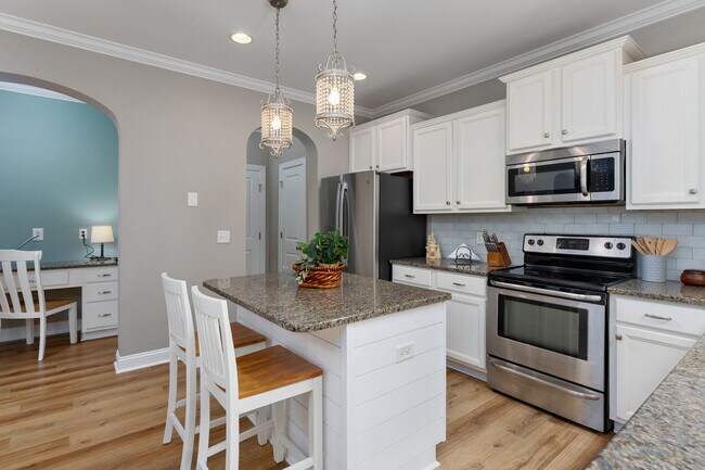 Building Photo - 206 Cheswick Dr