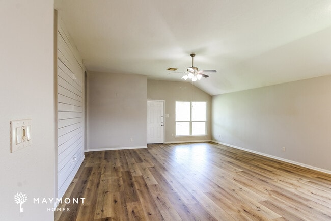 Building Photo - 5047 Gulf Stream Ln