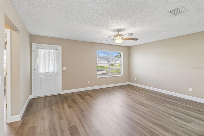 Building Photo - 2609 Privada Dr