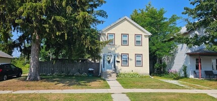 Building Photo - 628 N 9th St