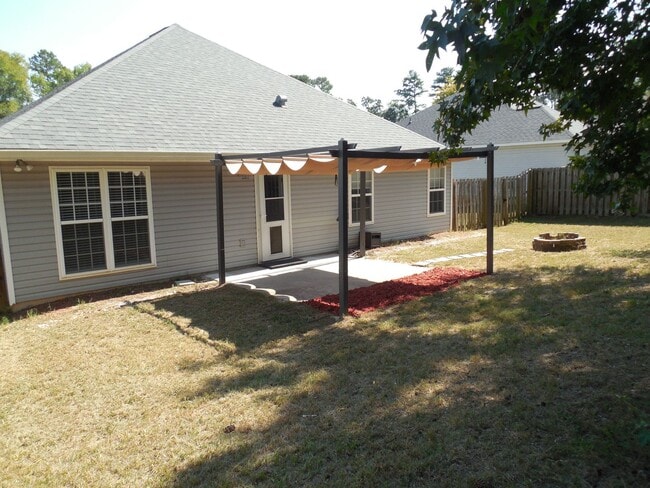Building Photo - Available in Grovetown!
