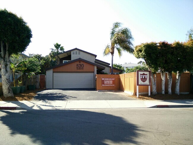 Building Photo - 520 W Gutierrez St