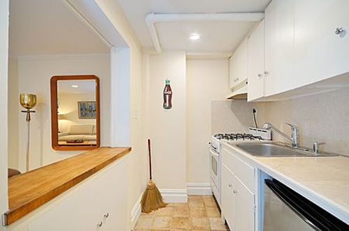 Building Photo - 121 E 35th St