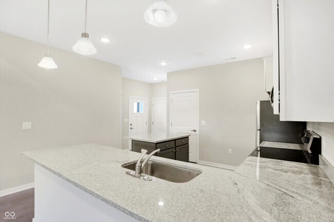 Building Photo - 1964 Sawgrass Dr