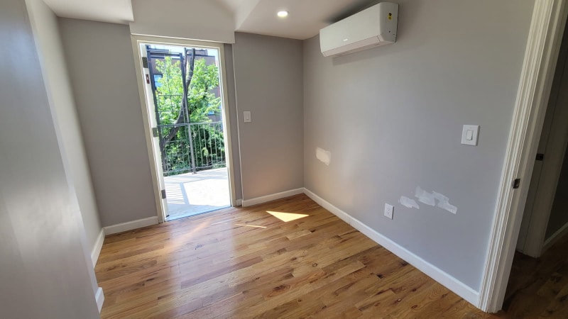 Primary Photo - 75 Woodbine St