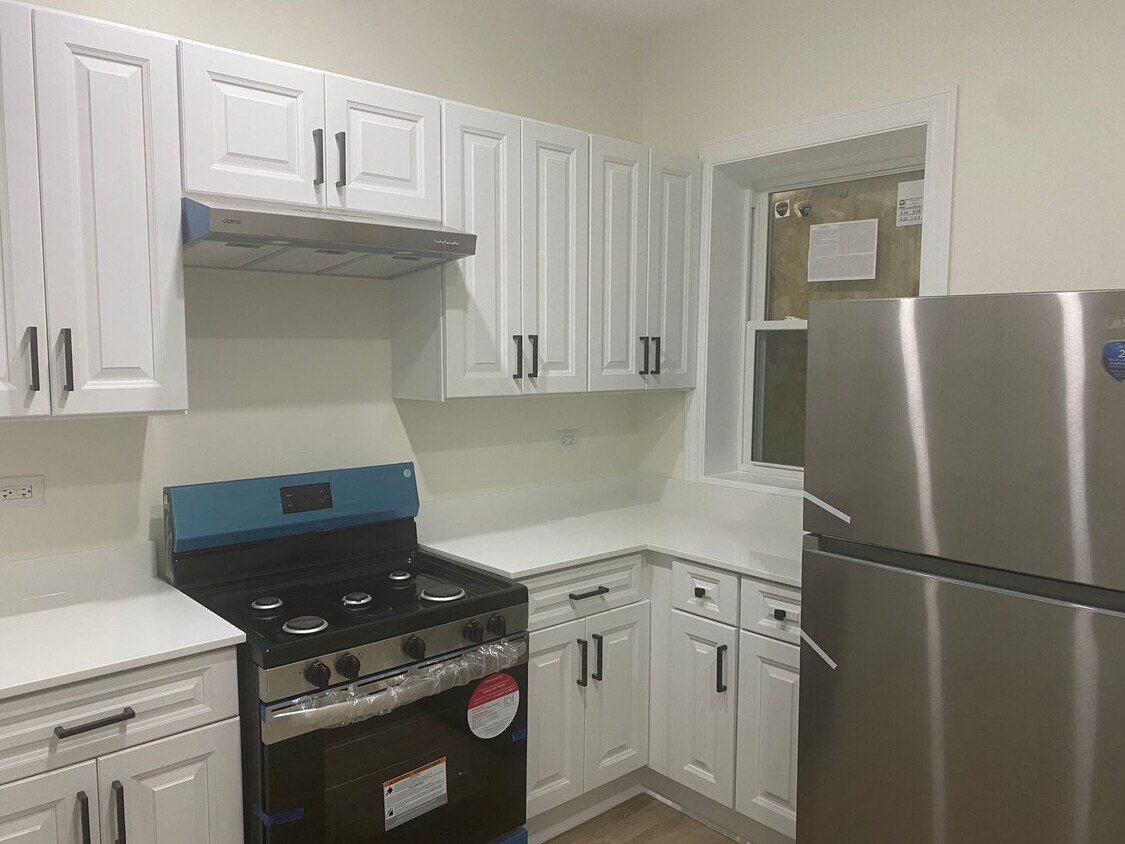 Foto principal - 7037 S Elizabeth St