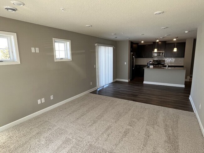 Foto del edificio - Available July 8th - 3 Bedroom 2.5 Bathroom Townhome in Woodbury!