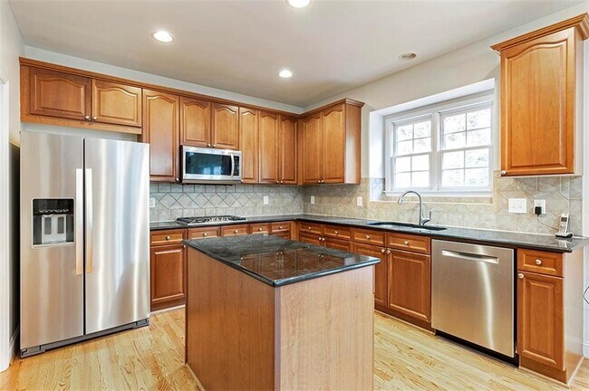 Building Photo - 12489 Huntington Trace