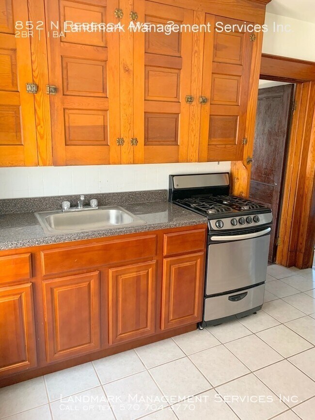 Foto del edificio - 852 N Rebecca Ave