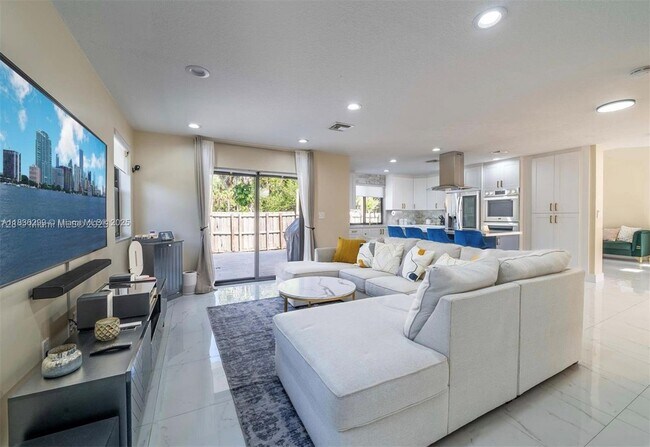 Foto del edificio - 1451 SW 11th Pl