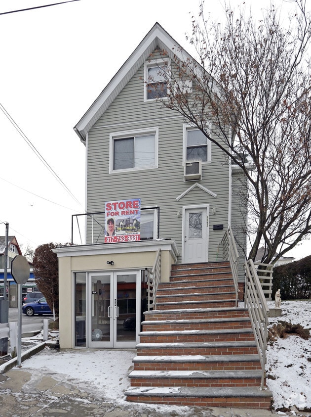 Primary Photo - 1792 Victory Blvd