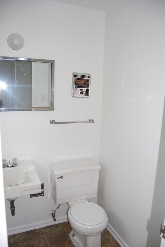 Foto del edificio - Beautiful 3 Bed, 1.5 Bath Home in the Hear...