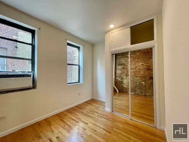 Building Photo - 254 East 3rd St 8