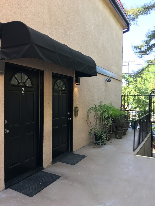 Private entrance into unit - 11008 Fruitland Dr
