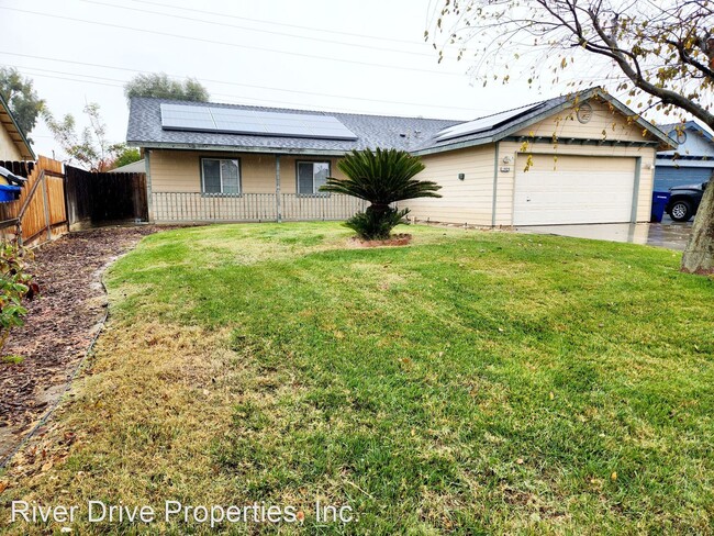 3 br, 2 bath House - 1925 Shaver Place photo'