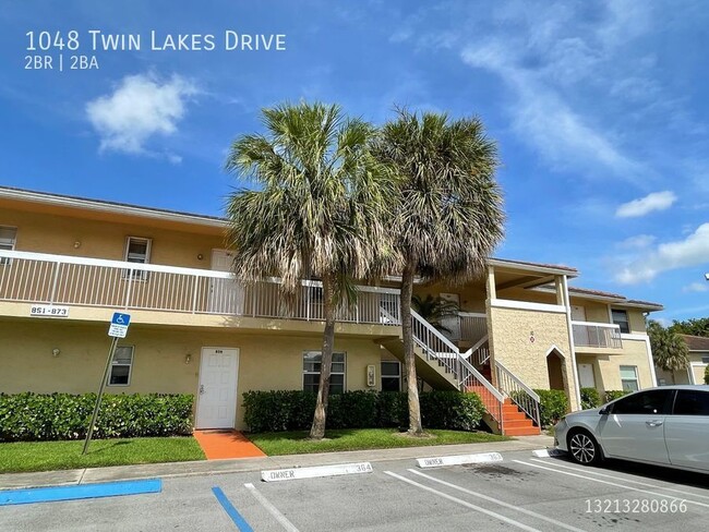 Building Photo - Spacious 2/2 in Lakewood Village Coral Spr...