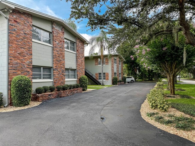 Building Photo - McLean Fairway 3034D