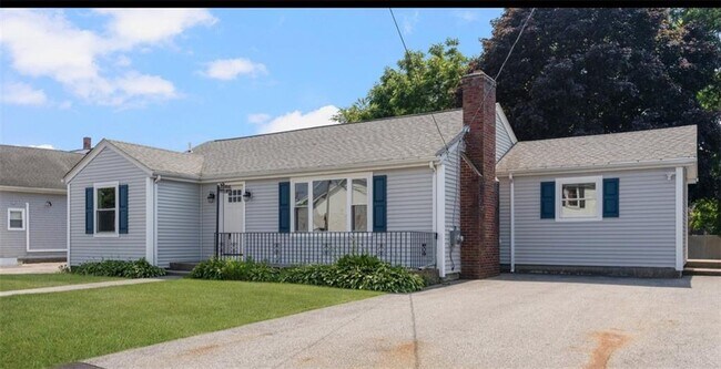 Building Photo - 14 Greene Ave