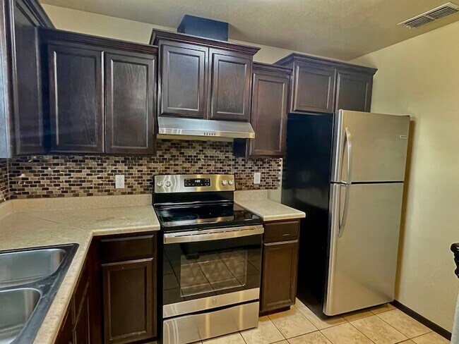 Building Photo - 13114 Kickapoo Dr