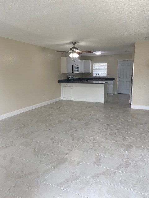 Building Photo - 2314 Fern Palm Dr