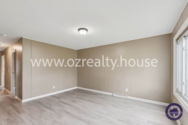 Building Photo - 617 Whitlock Ave