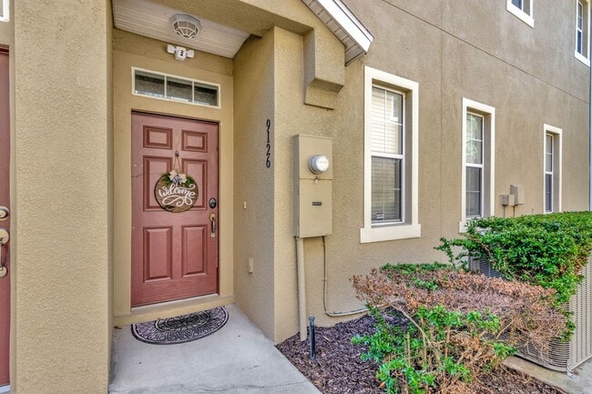 Building Photo - Great Townhouse in Gated Community