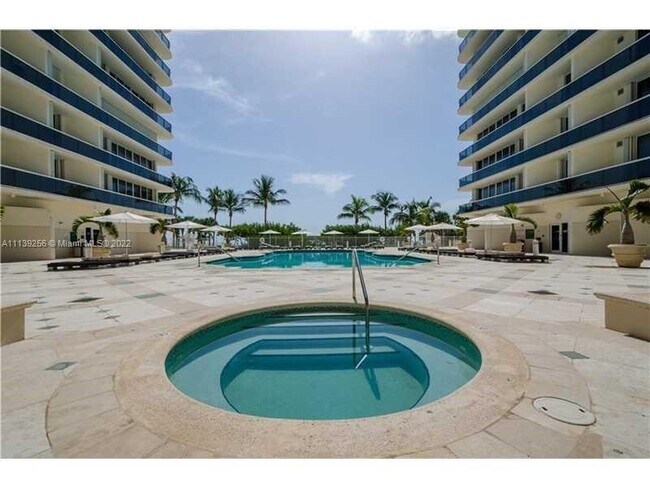 Building Photo - 9595 Collins Ave Ave