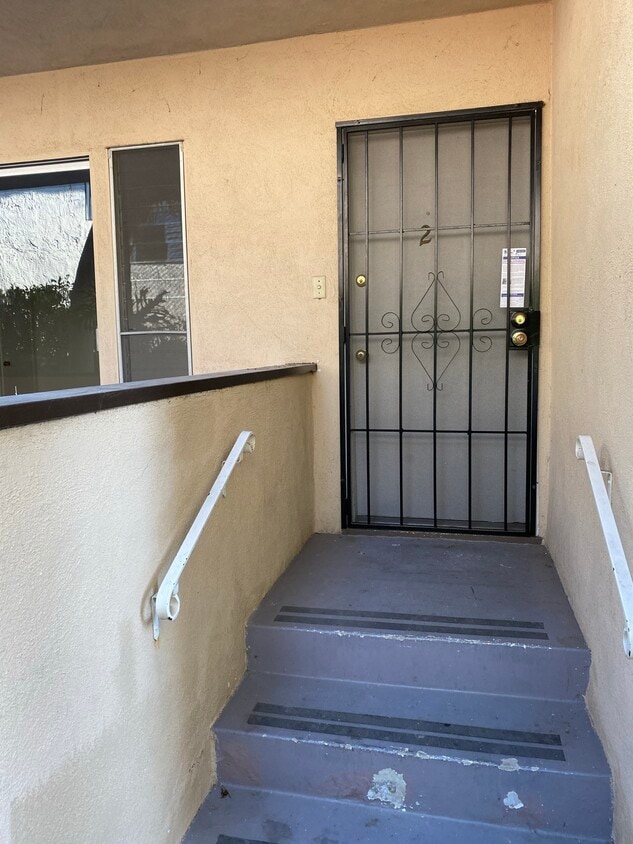 Front Door - 943 19th St