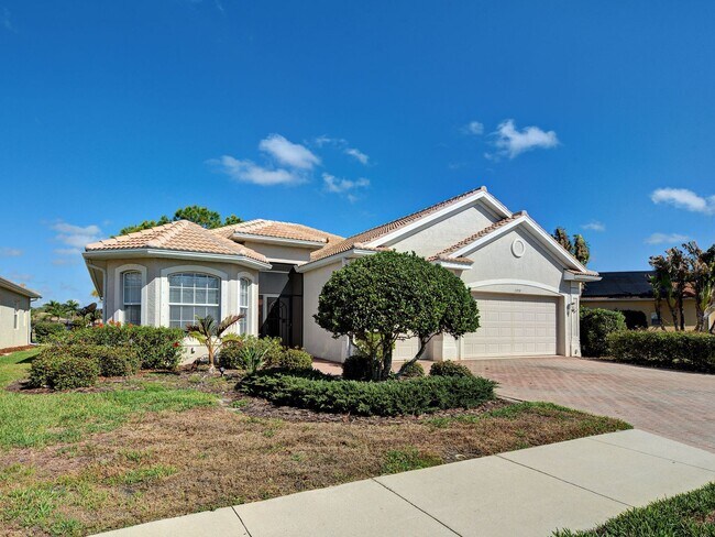 Foto del edificio - 3BD/2BA/3 Car Garage in Stoneybrook