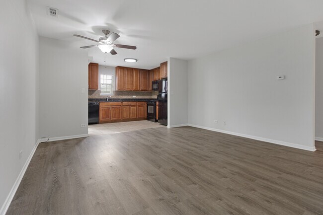 Building Photo - 96 Gant Cir