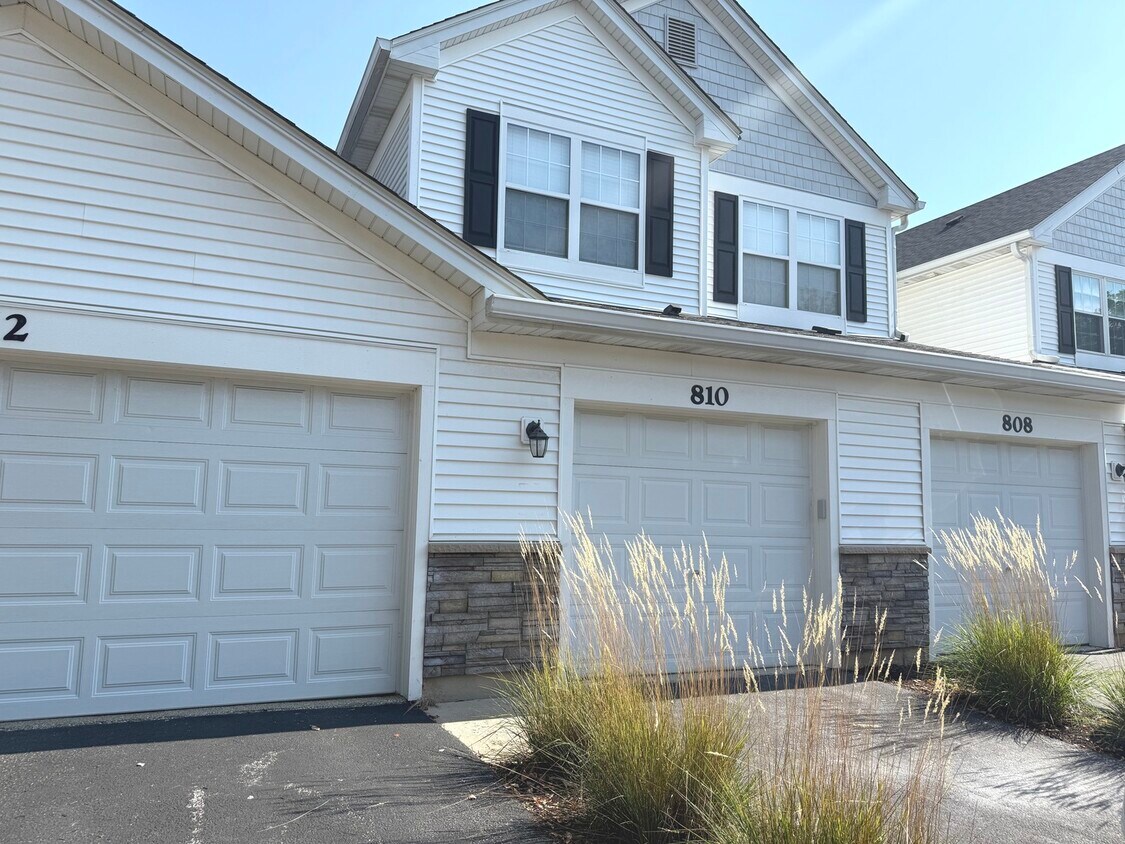 Foto principal - 810 Woodewind Dr