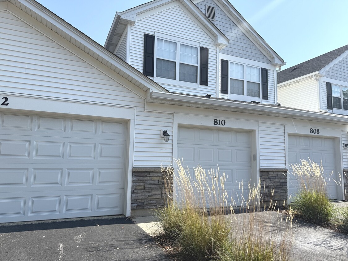 Primary Photo - 810 Woodewind Dr