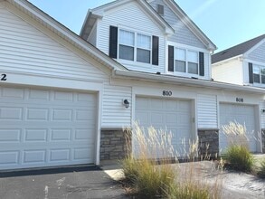 Building Photo - 810 Woodewind Dr