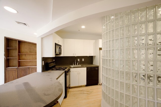 Interior - 449 W 24th St