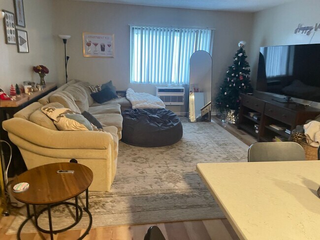 Foto del edificio - Renovated University Gateway 2 Bed 2 Bath!