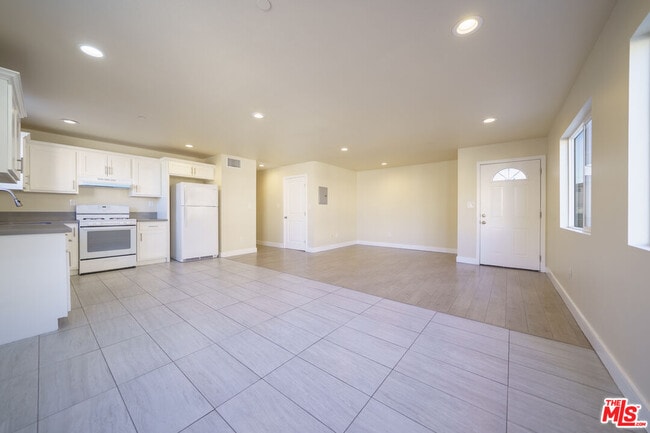 Building Photo - 6514 Brynhurst Ave