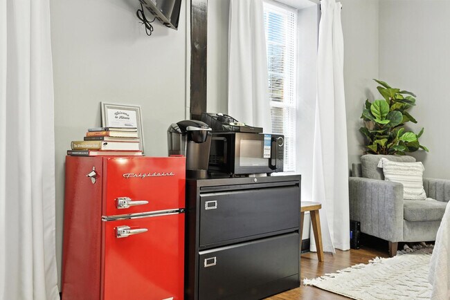 Foto del edificio - 480 N Thomas St