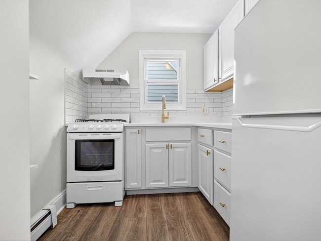 Building Photo - 425 Medford St