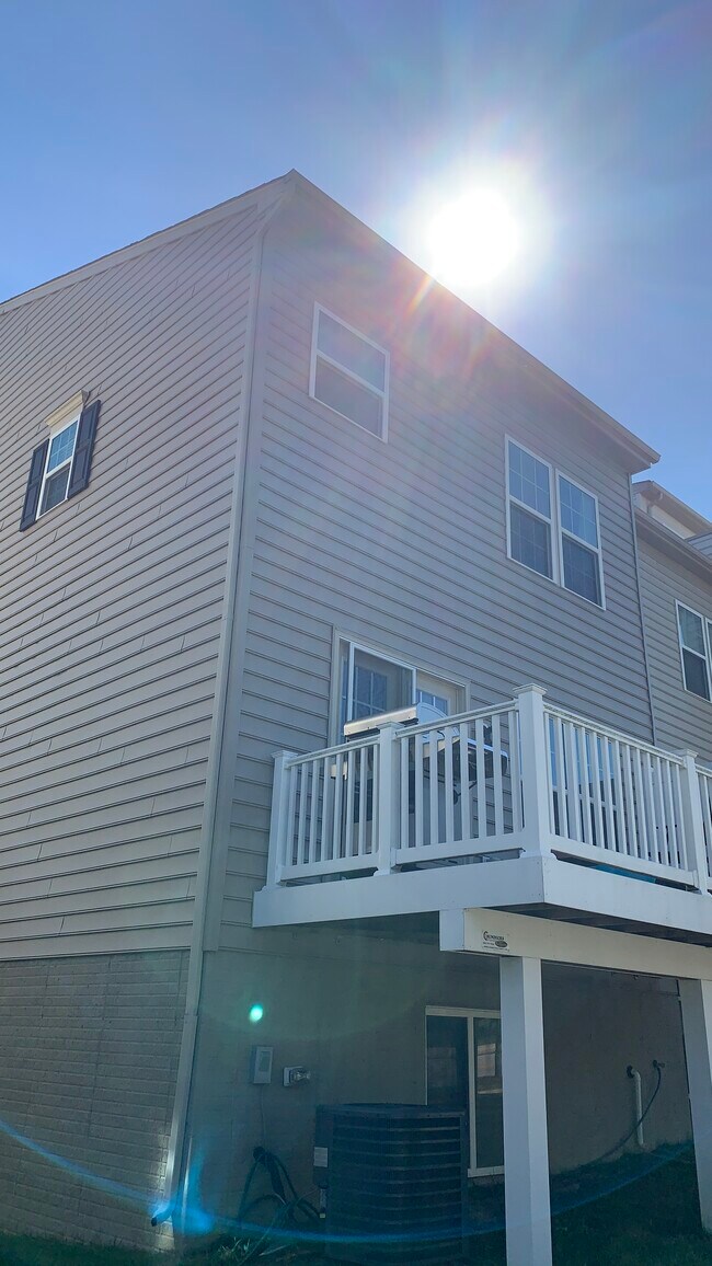 Building Photo - 7409 Wild Honey Way